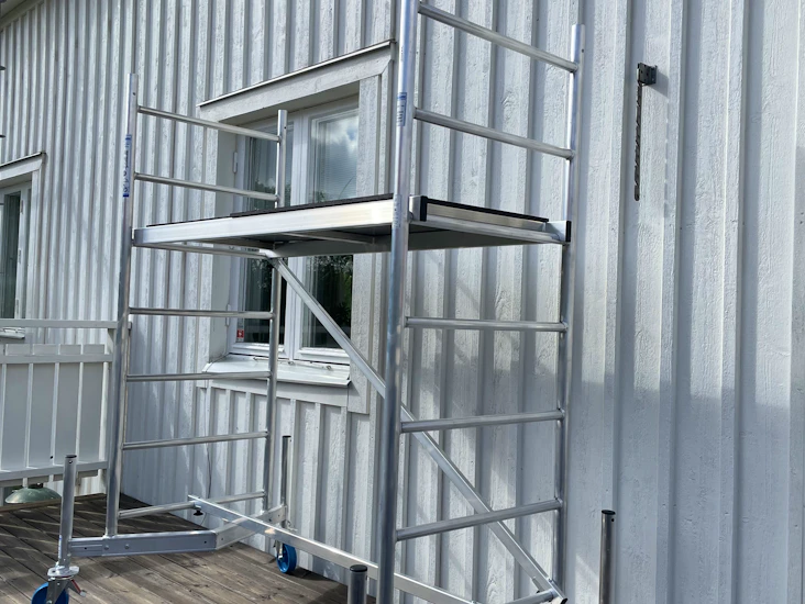 Liten ställning i aluminium