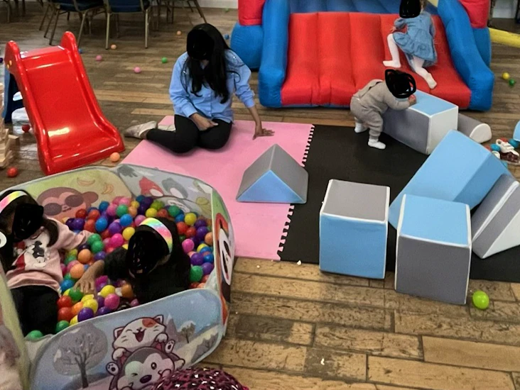 Kids party toddler soft play set, ball pit and slide!