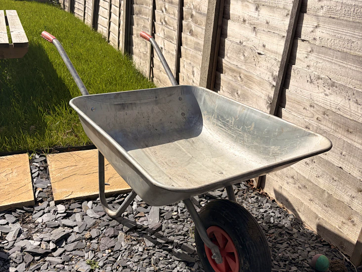 Wheel barrow