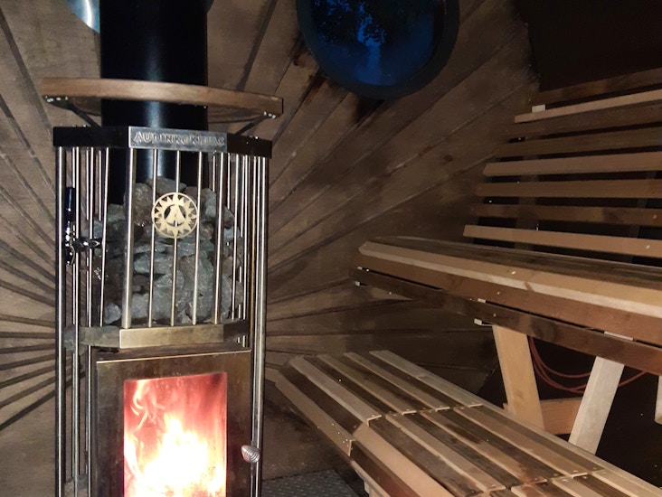 Hybridi sauna - puu&infrapuna - saunakärry