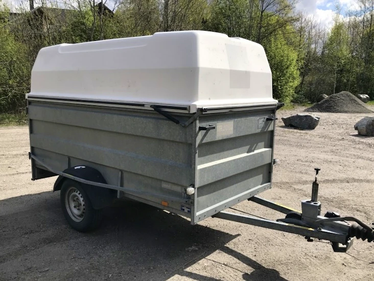 Släp med kåpa thule lv1000