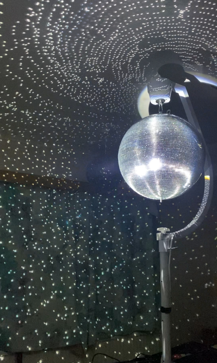 Freestanding disco mirror ball package