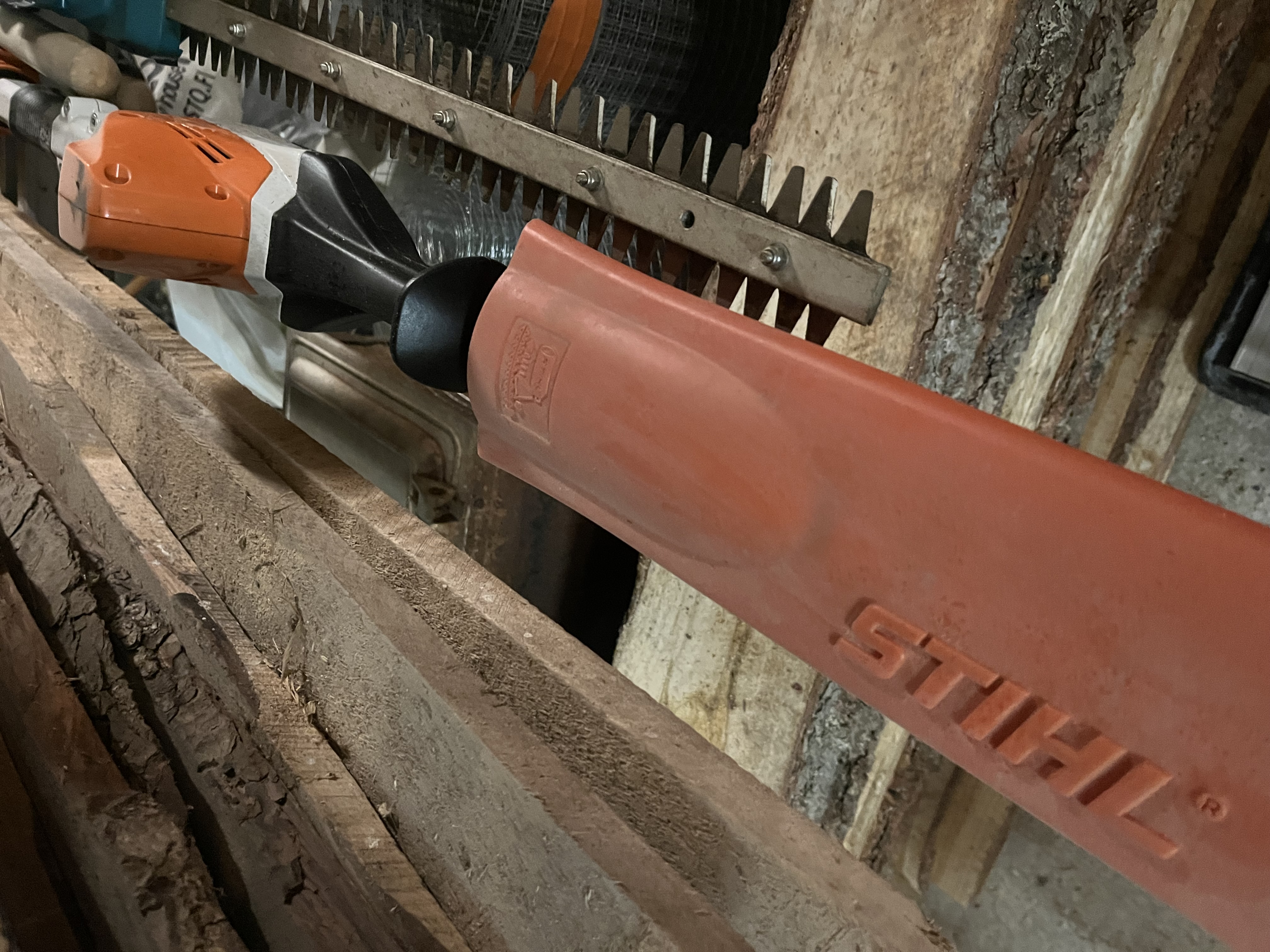 Stihlin pensasleikkuri