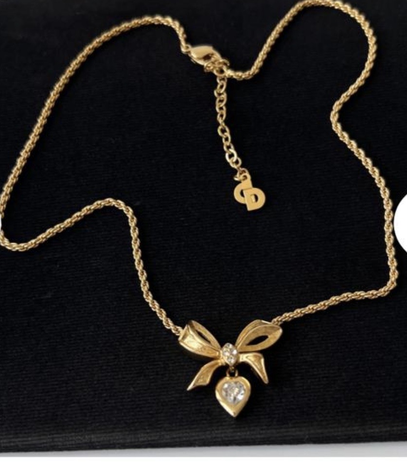 Dior heart with bow crystal pendant necklace