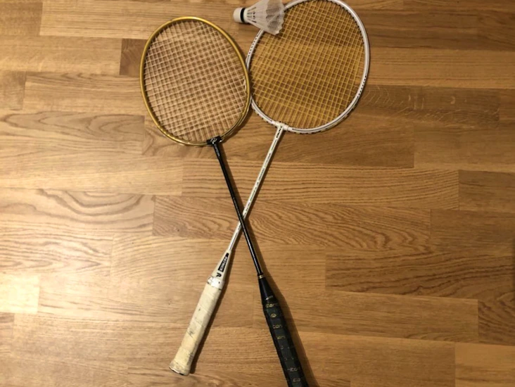 Badmintonracket 2 st + fjädrar