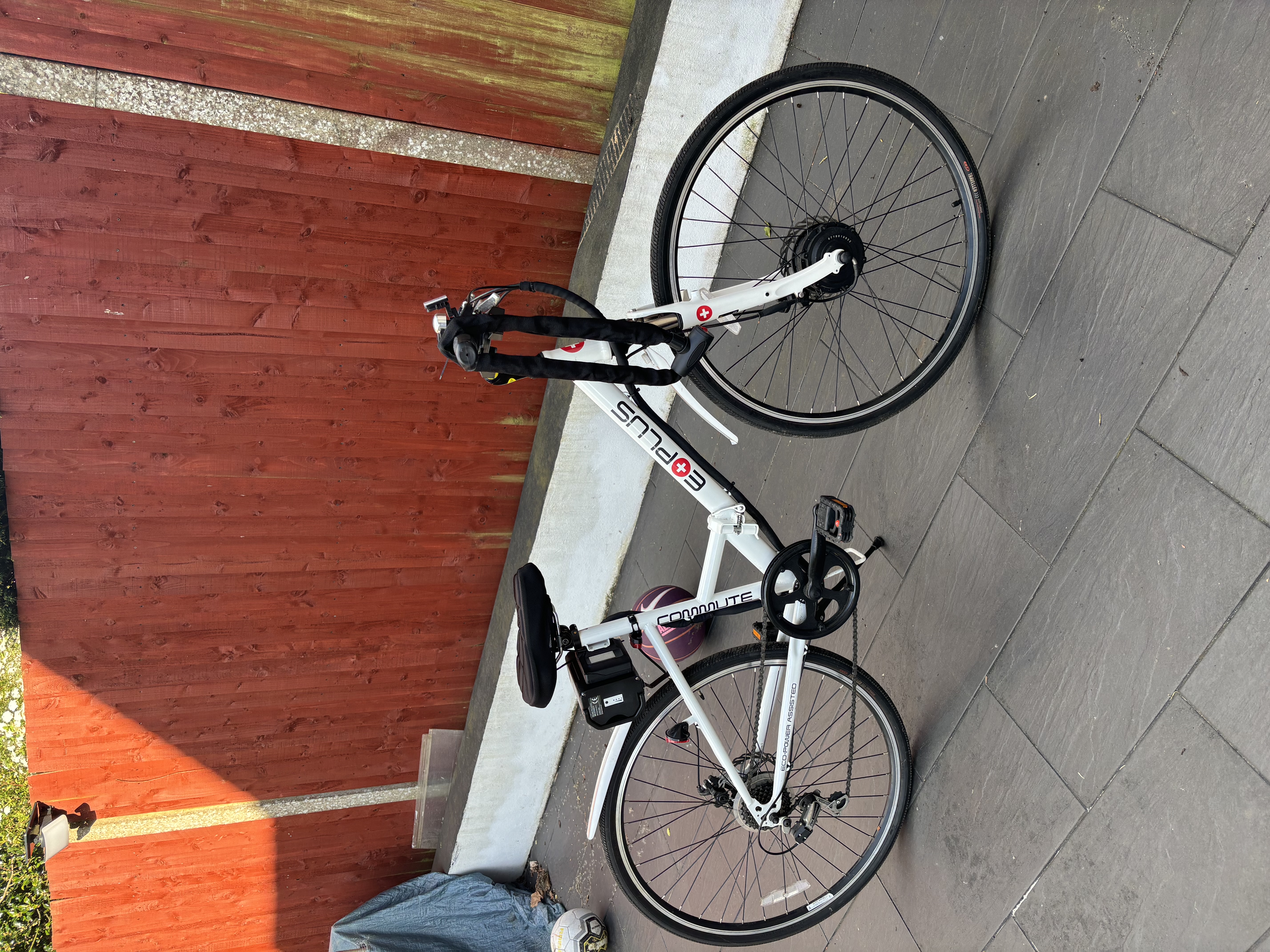 Electric folding commuter bike