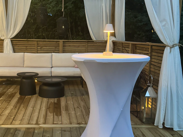 4 st ståbord med överdrag