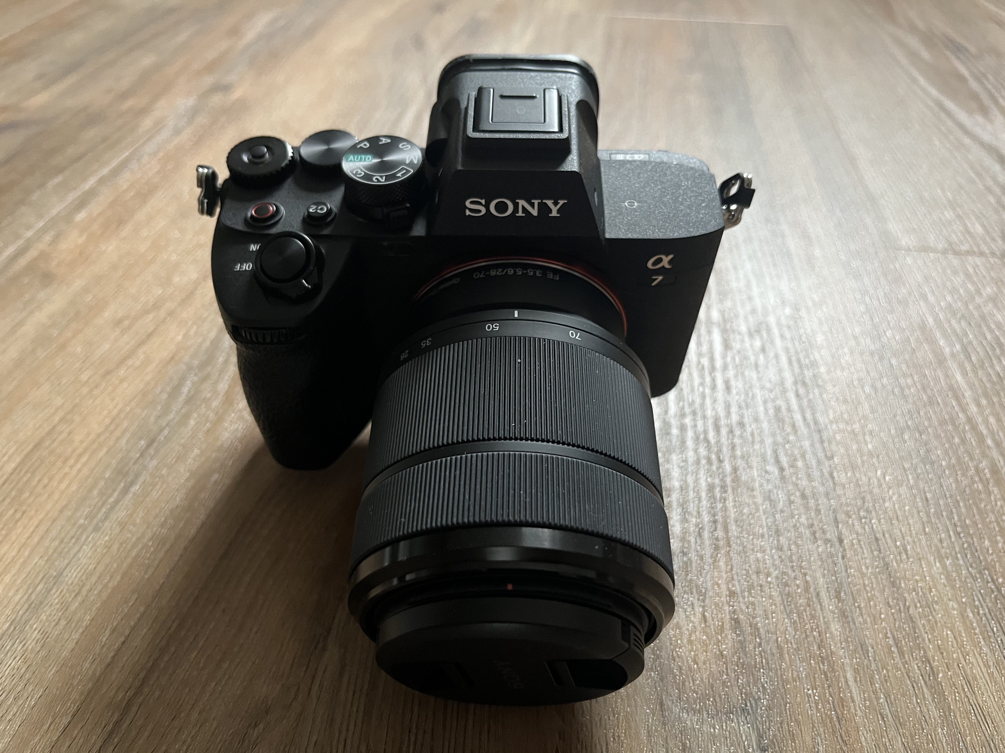 Sony alpha 7 iv – full-frame mirrorless camera + sony fe 28-70mm f/3.5-5.6 oss