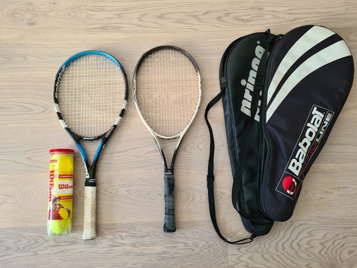 2x tennisrack + bollar och fodral