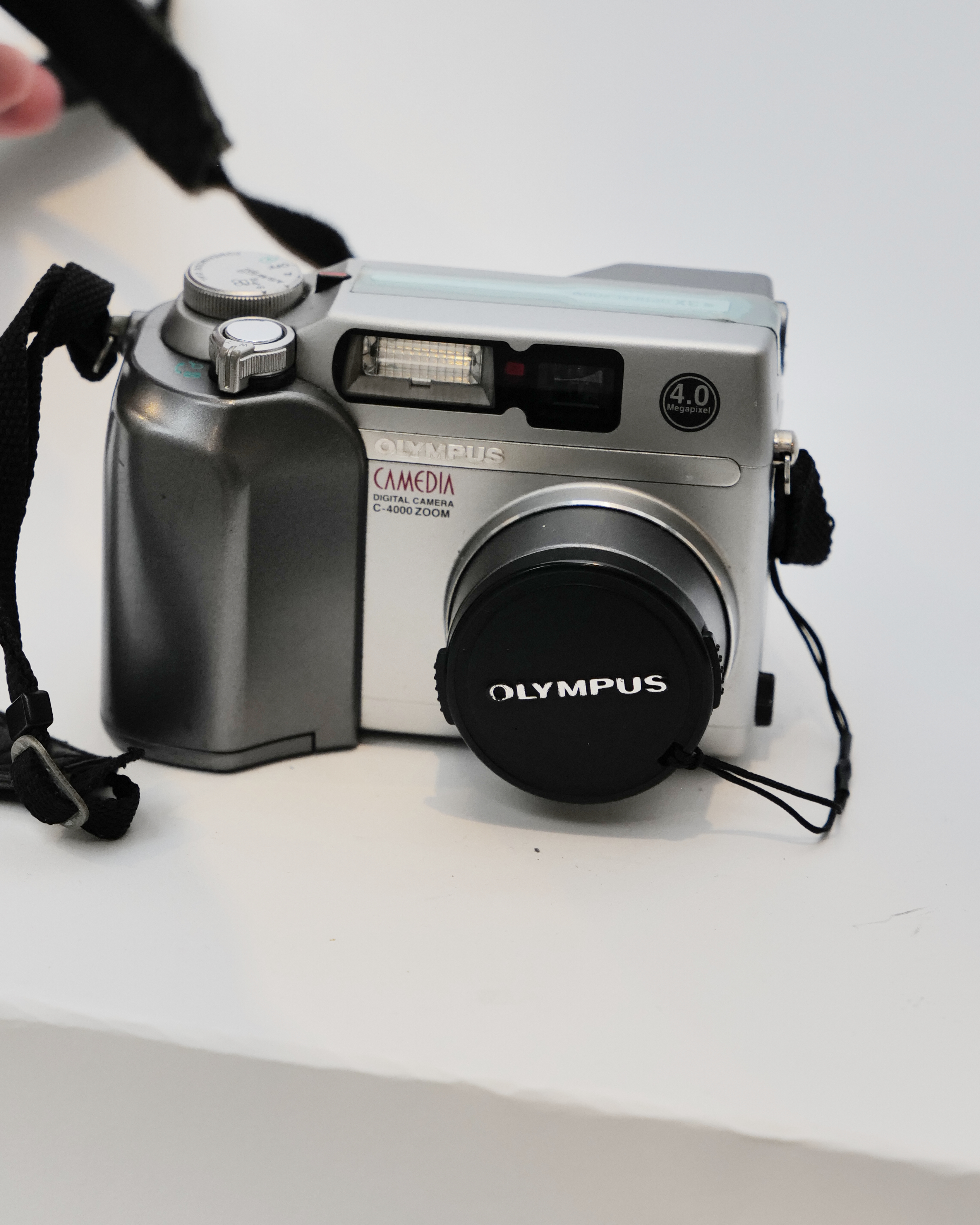 Olympus camedia digital camera c-4000 zoom