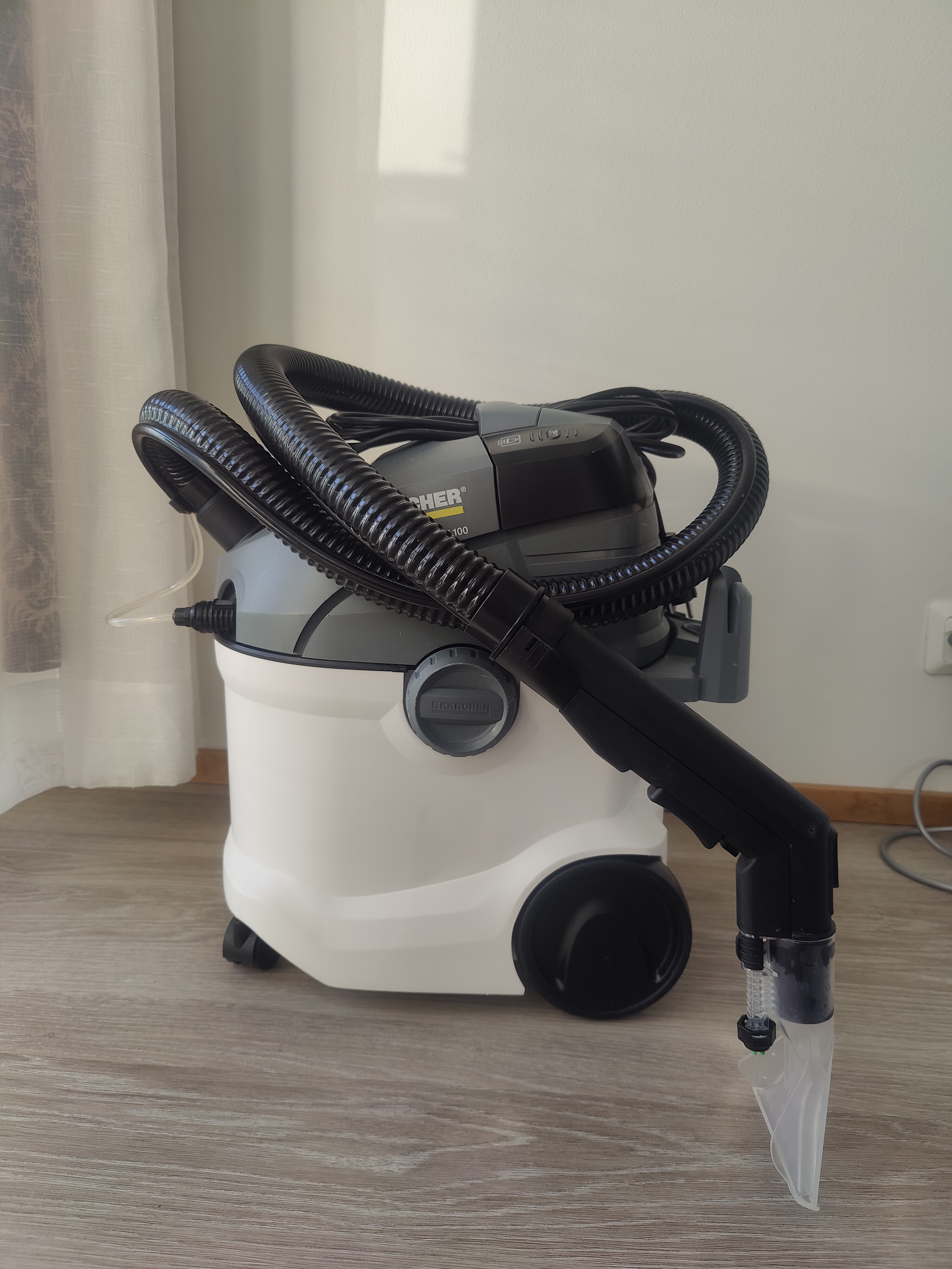 Kärcher tekstiilipesuri 