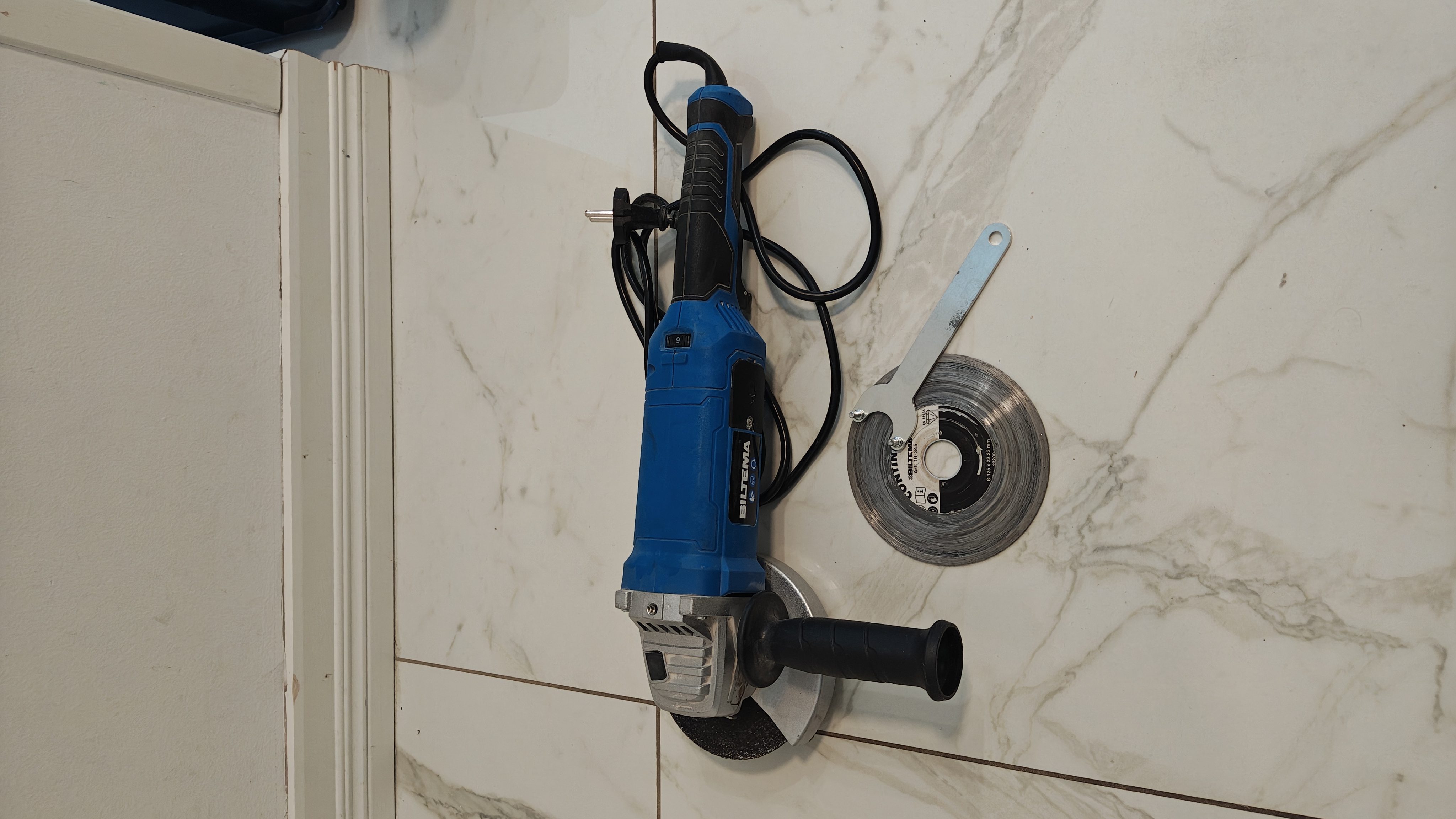Kulmahiomakone billtema
