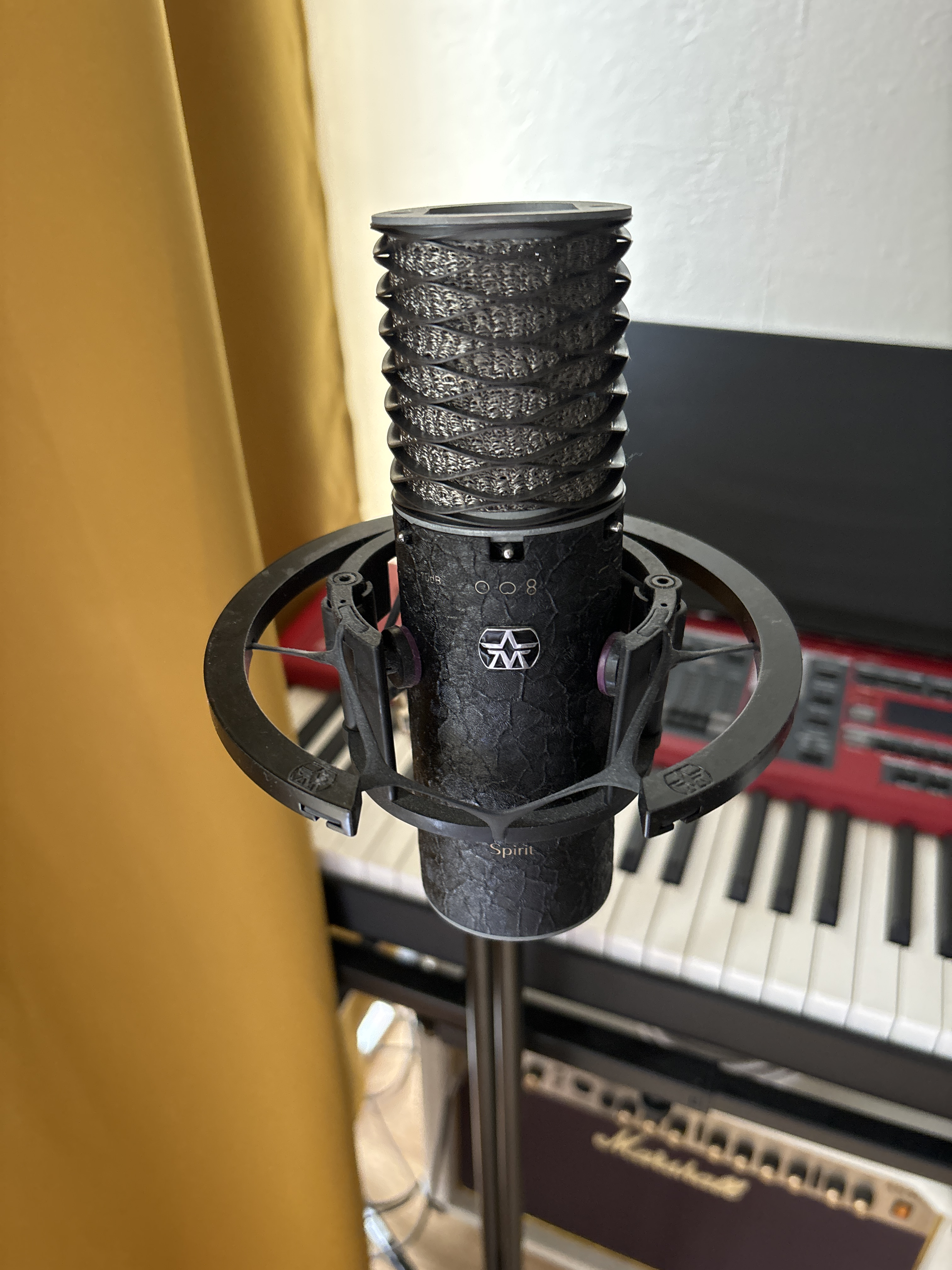Aston spirit black microphone bundle