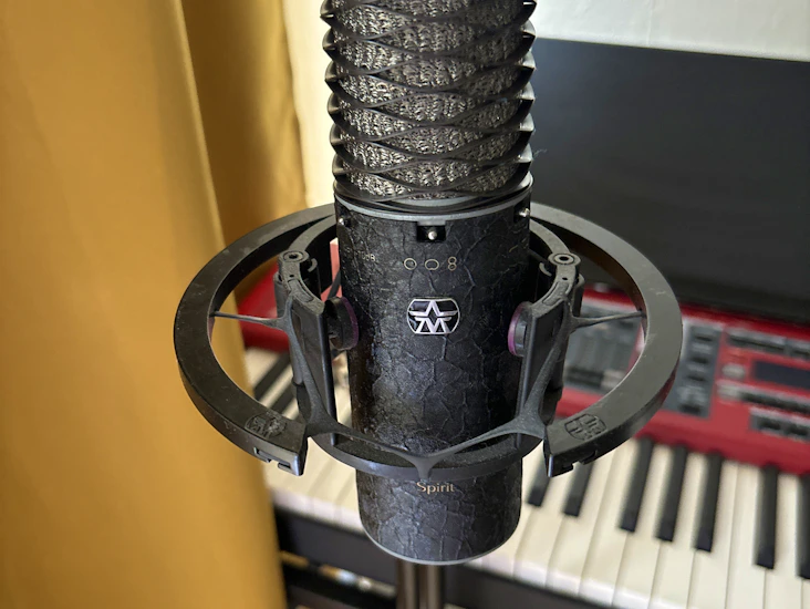 Aston spirit black microphone bundle