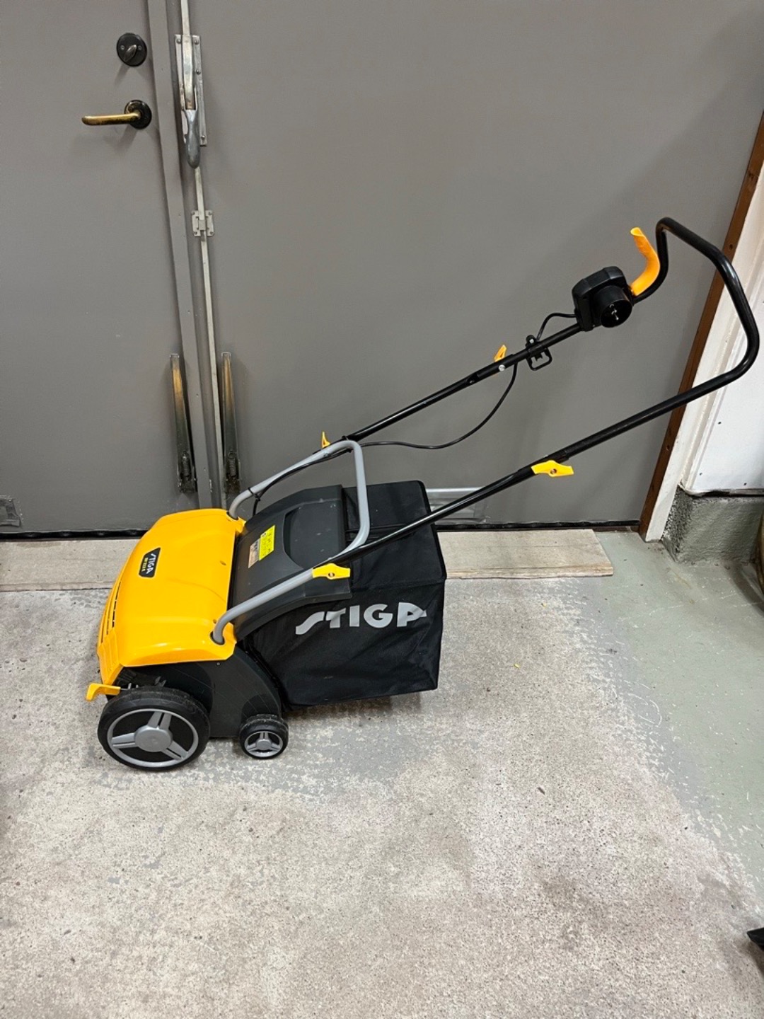 Vertikalskärare & mossrivare