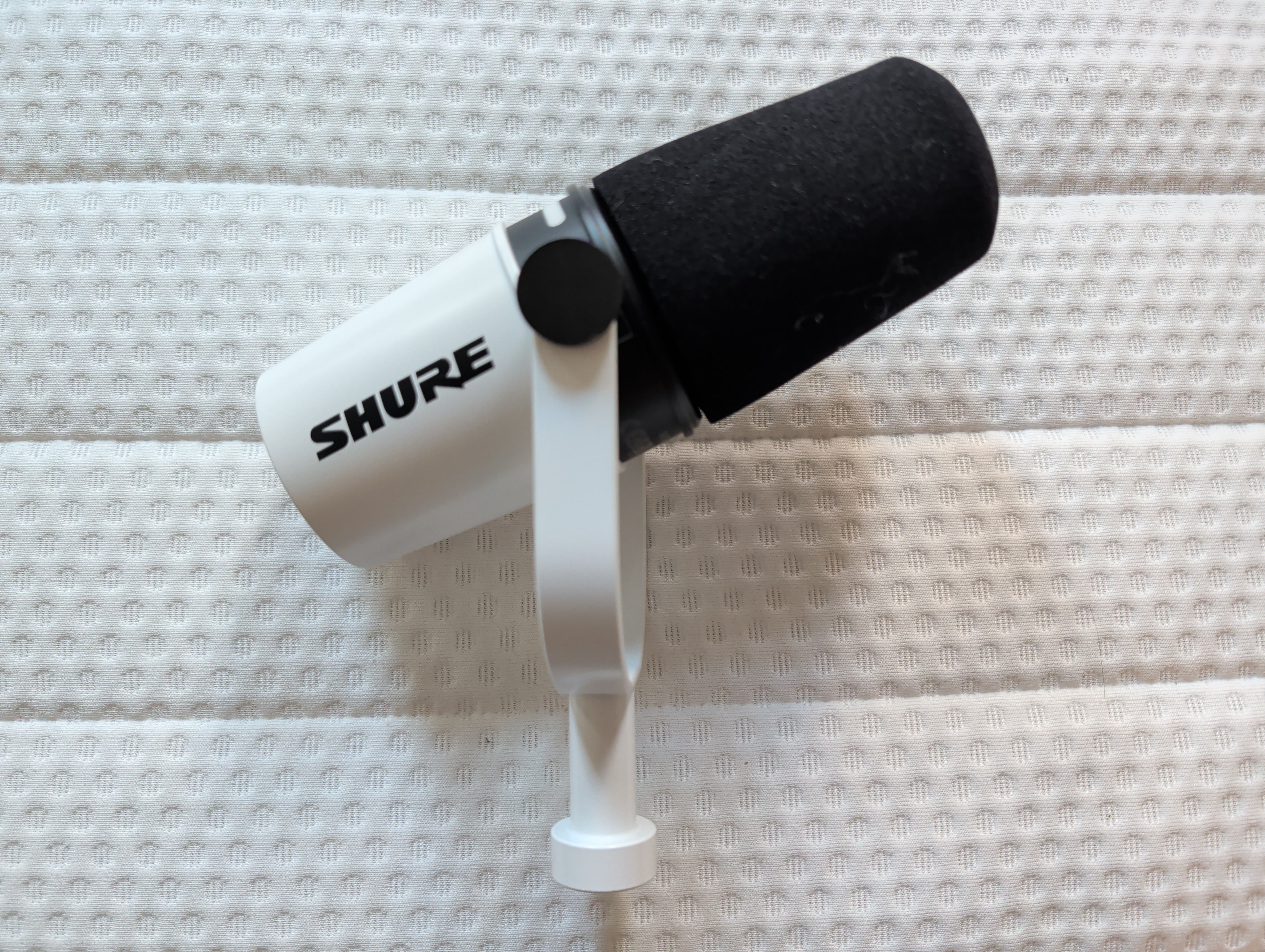 Shure mv7+ professionell podcast- & streamingmikrofon med både usb-c och xlr.