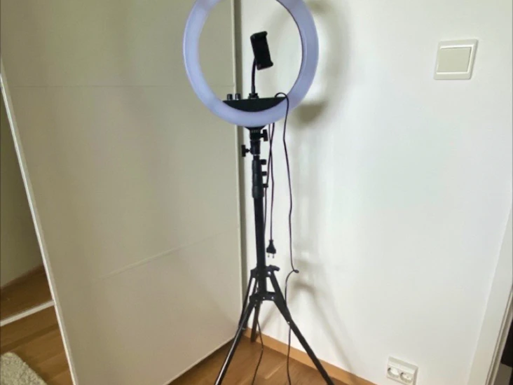 Ringlys på stativ for foto og video