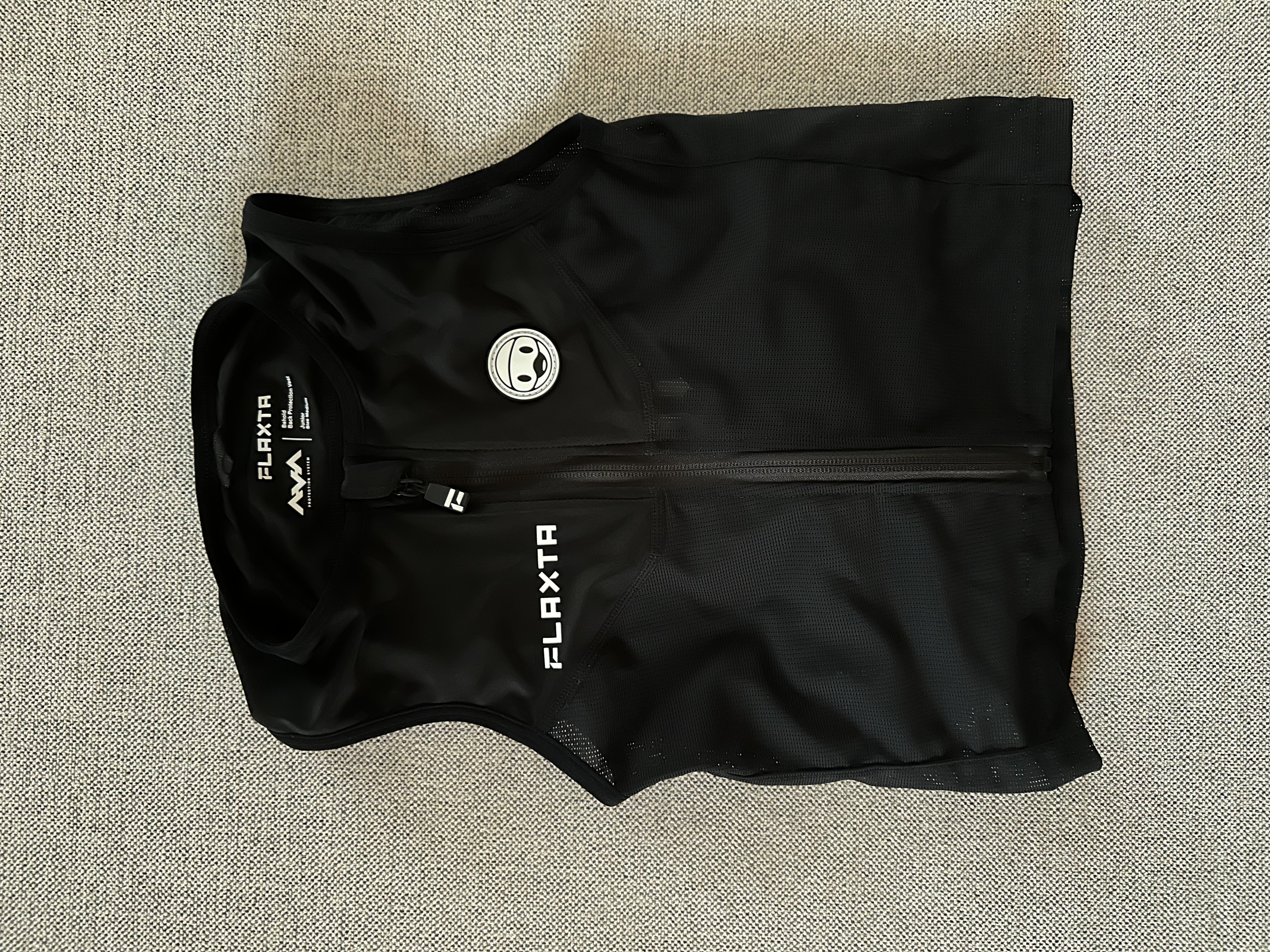 Ryggskydd för barn: mjukt, flexibelt och ventilerat ryggskydd (storlek junior medium)