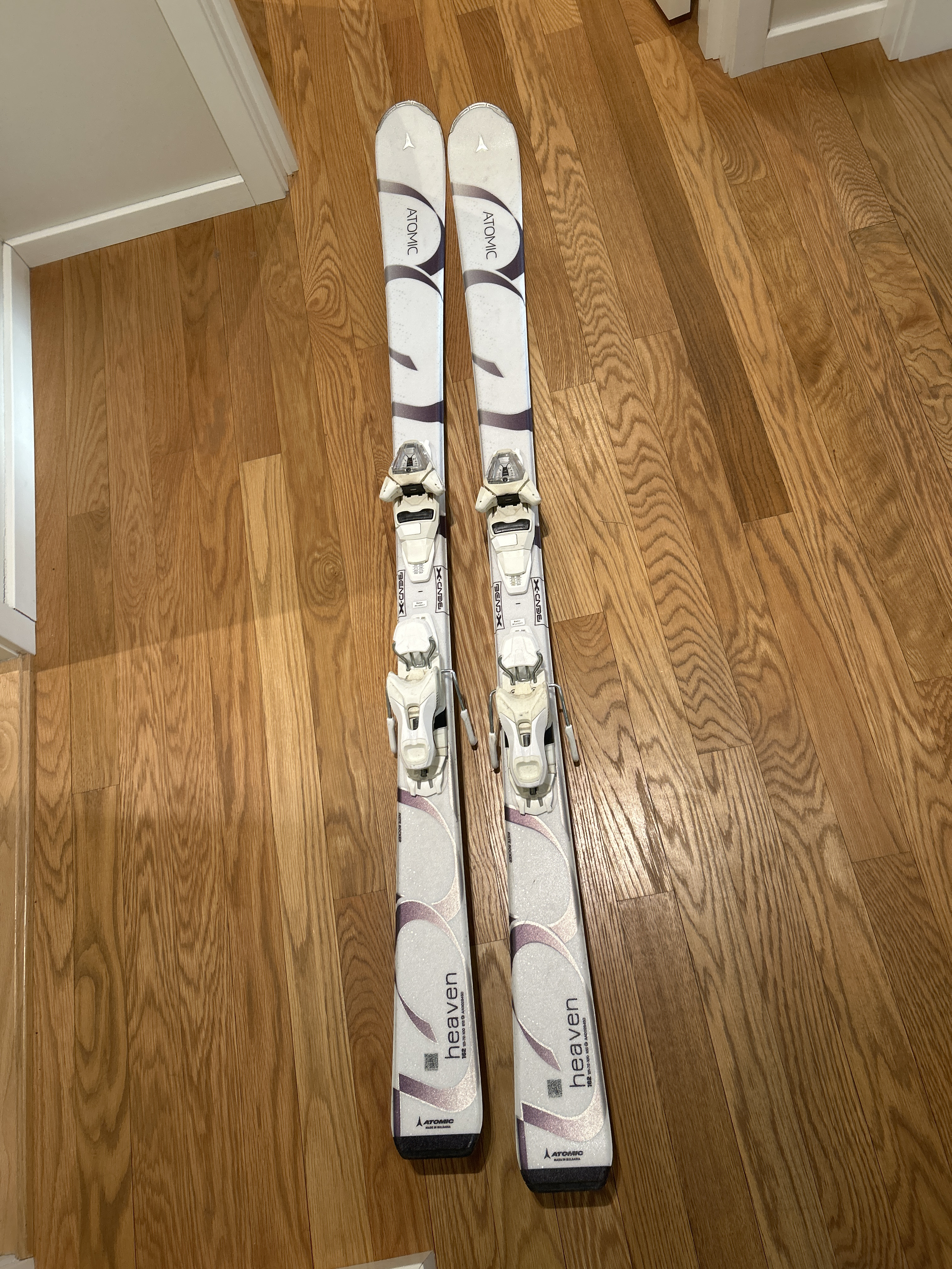 Atomic carvingski 162 cm