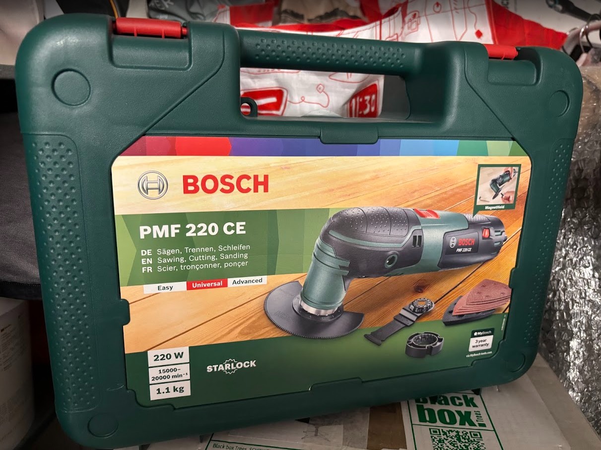 Bosch pmf 220 ce multiverktyg + extra sågblad för trä
