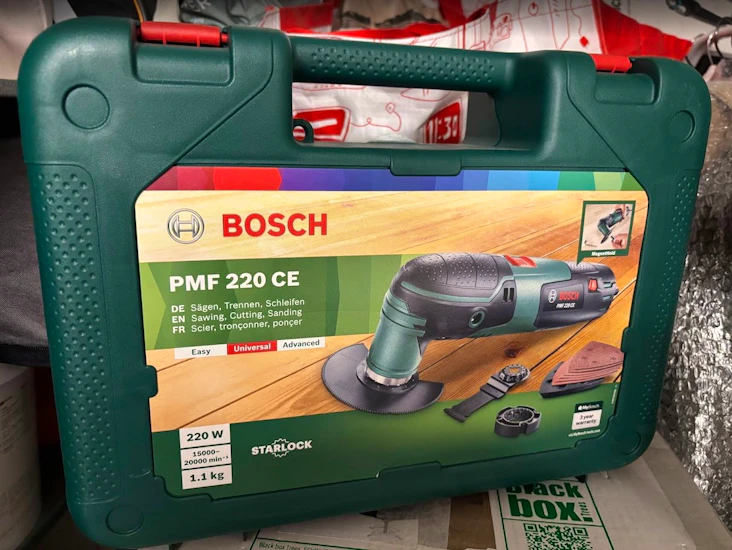 Bosch pmf 220 ce multiverktyg + extra sågblad för trä