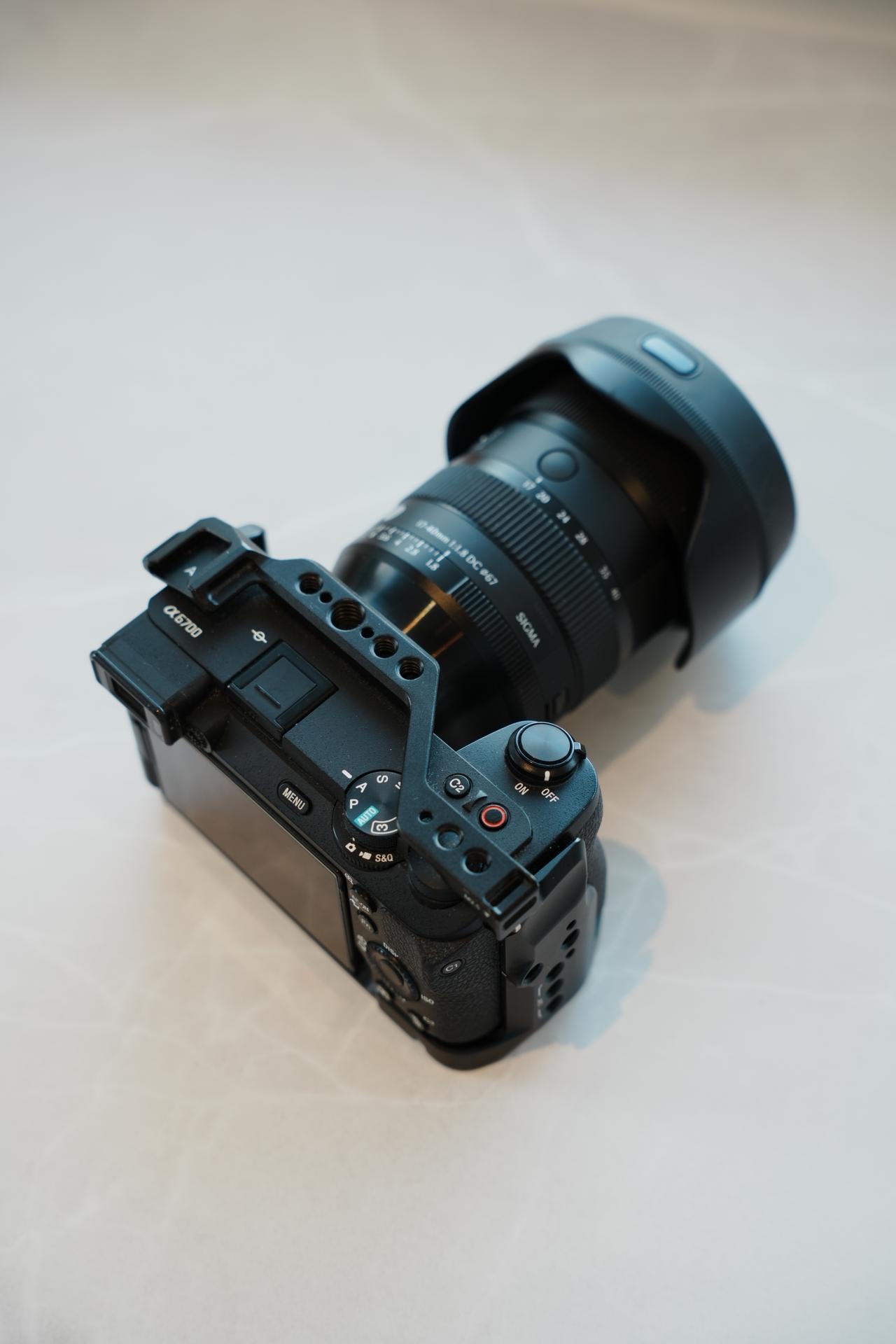 Sony a6700 + sigma 17–40mm f/1.8 dc art + smallrig cage