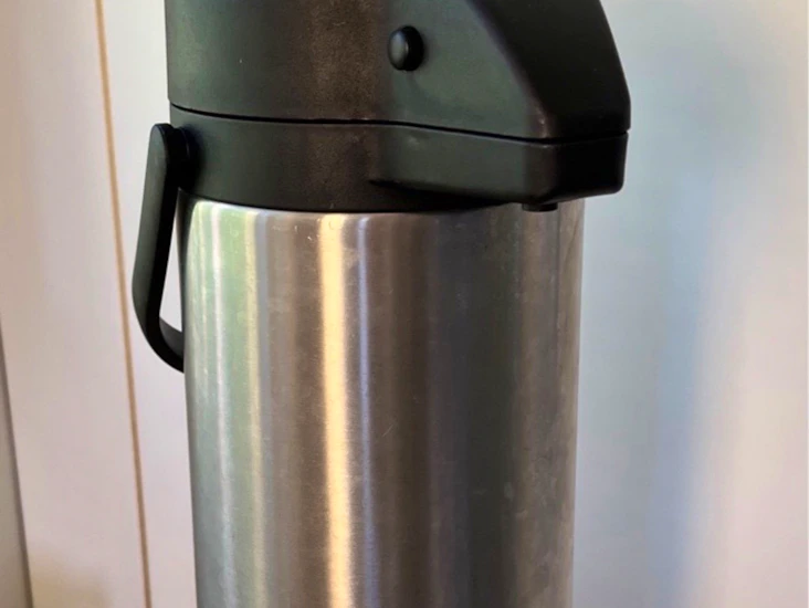 3 litran pumpputermos kahville