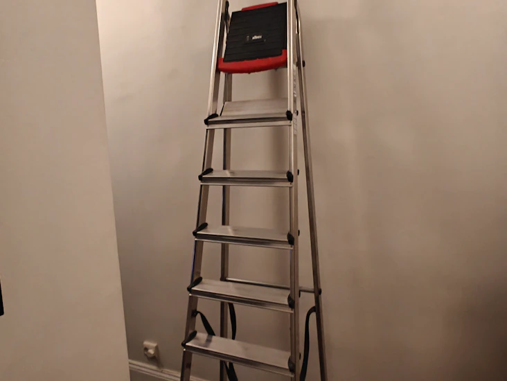 Hög trappstege | perfekt för högt tak