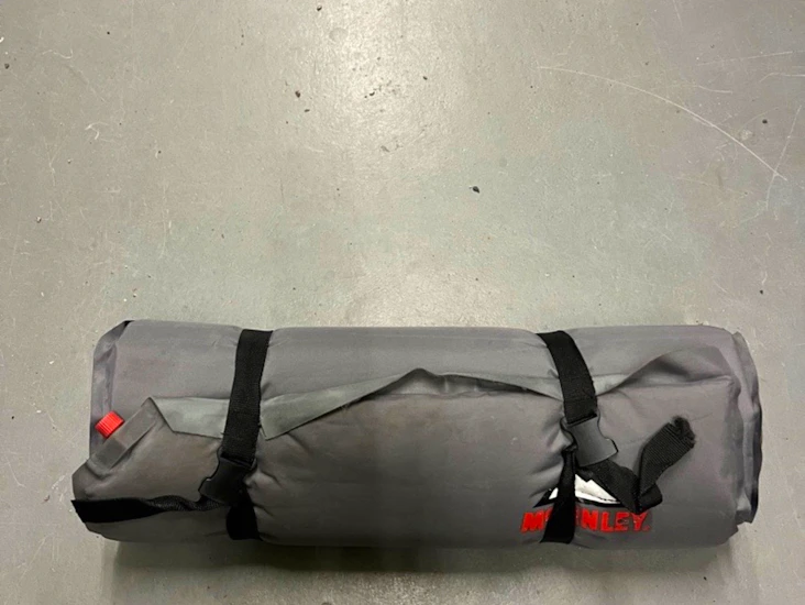 Ilmatäytteinen makuualusta