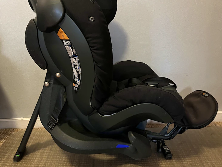 Bakåtvänd bilbarnstol (6 månader - 4 år)