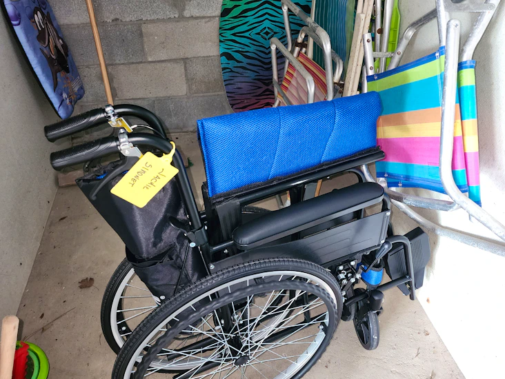 Light weight wheelchair