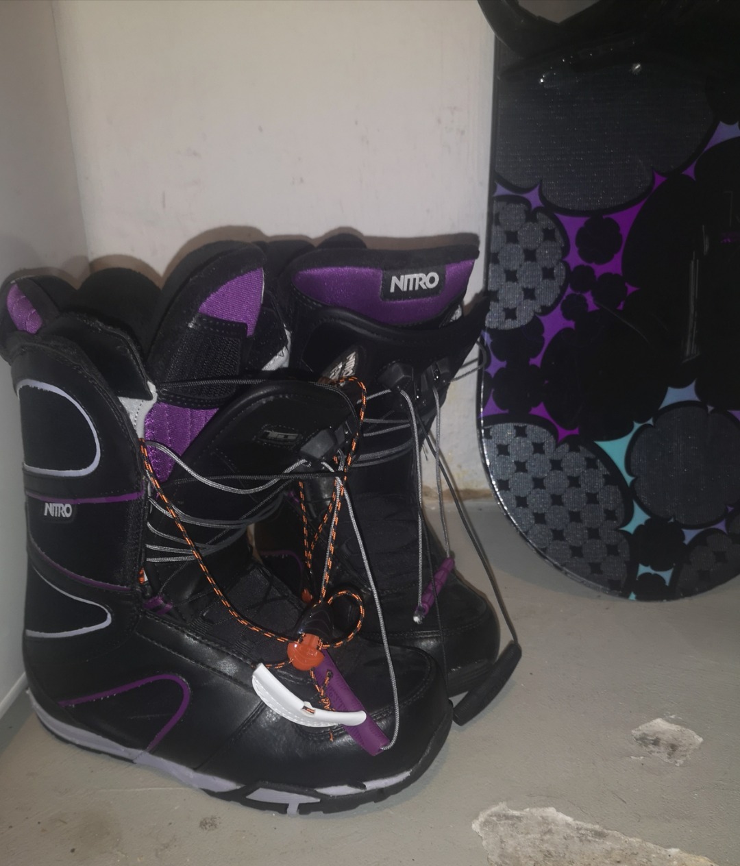 Snowboard 153 cm og sko strl 40