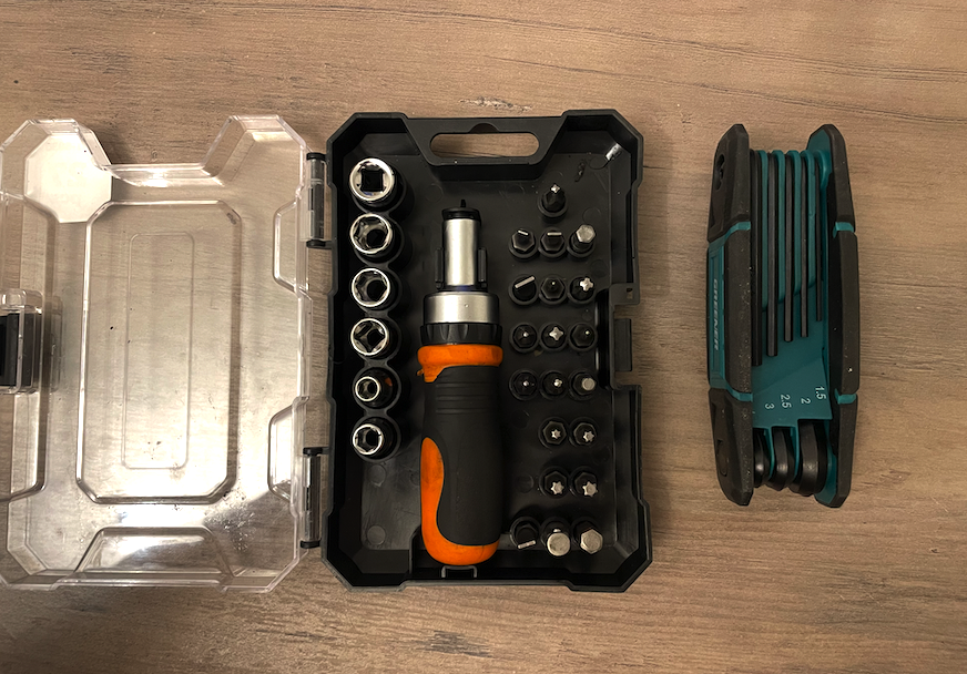 27-delars skruvmejselsats & vikbar insexnyckelsats