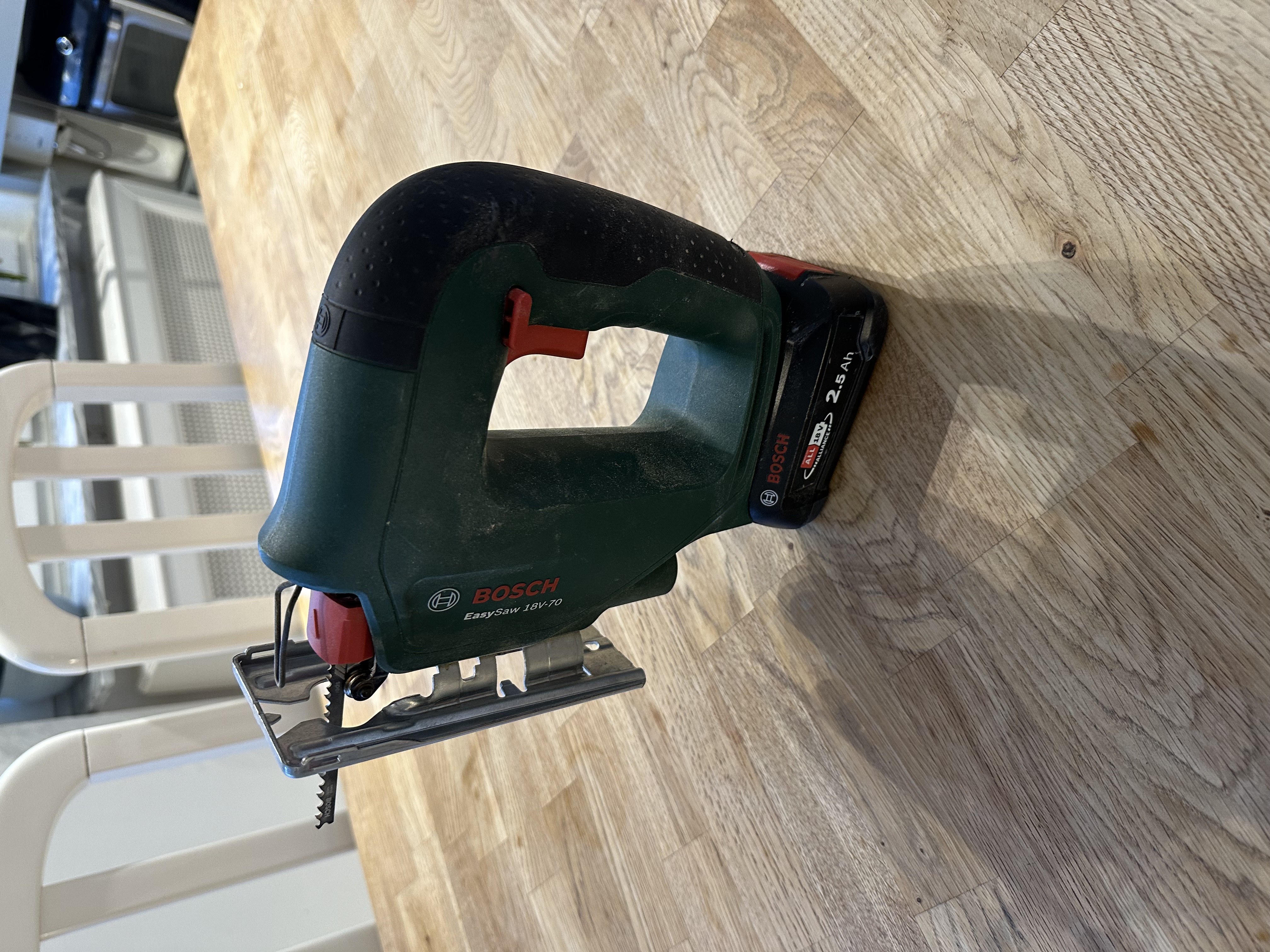 Batteridriven sticksåg 18v bosch (easysaw 18v-70)