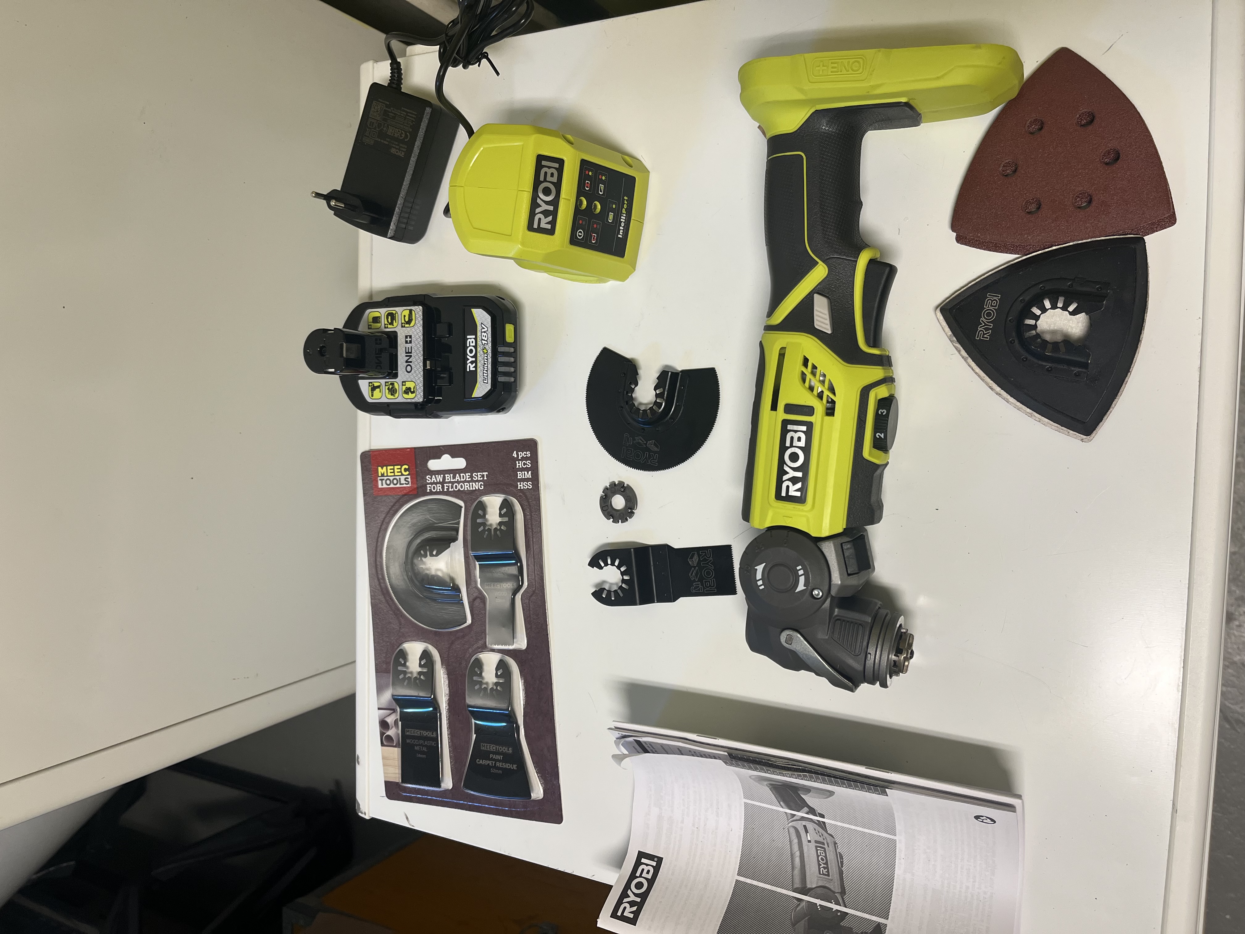 Ryobi r18mt-0 multiverktyg 18v – komplett kit med blad och tillbehör