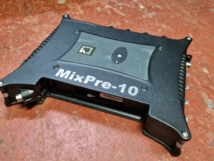 Sound devices mixpre 10-ii recorder/mixer