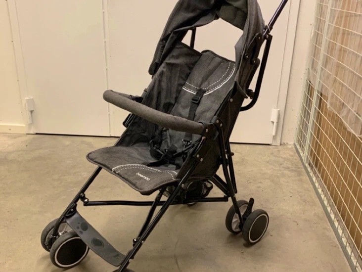 Resevagn / barnvagn med liggfunktion