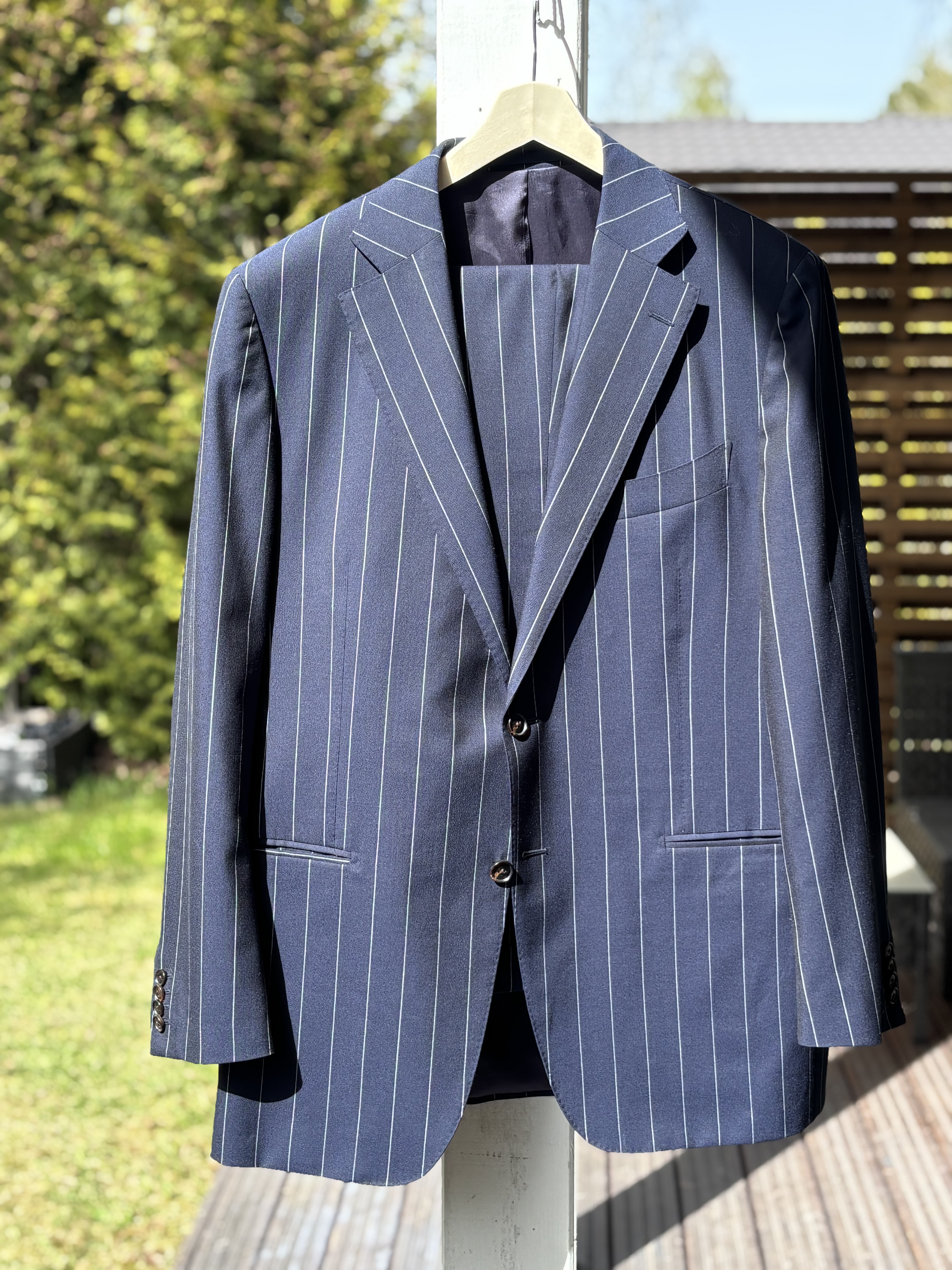 Vuokrataan suitsupply liituraita juhlapuku, koko 54