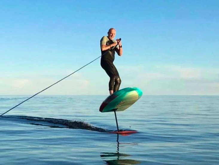 Foilbräda efter båt eller wing