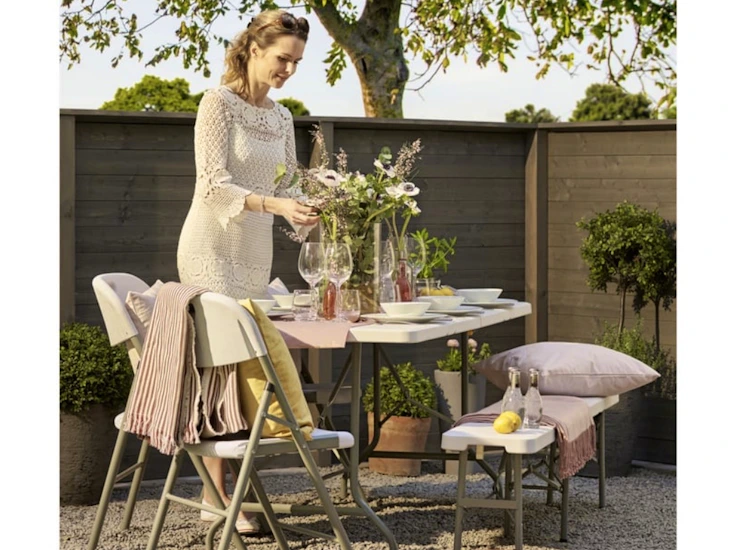 Sammenleggbart bord og 6 stoler