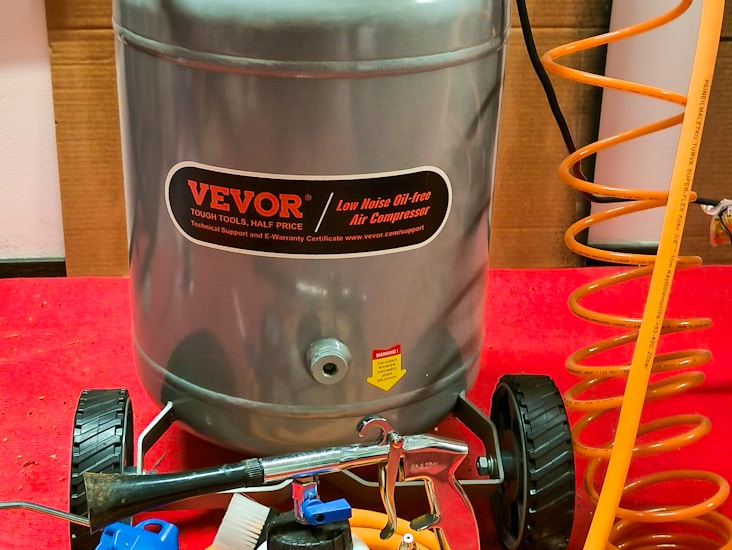 Pystymallinen 50l kompressori 2hv