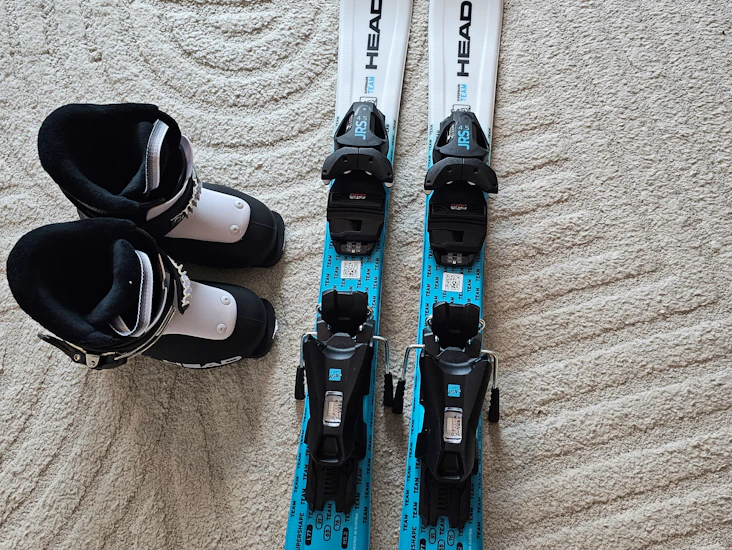 Nya skidor och pjäxor från head