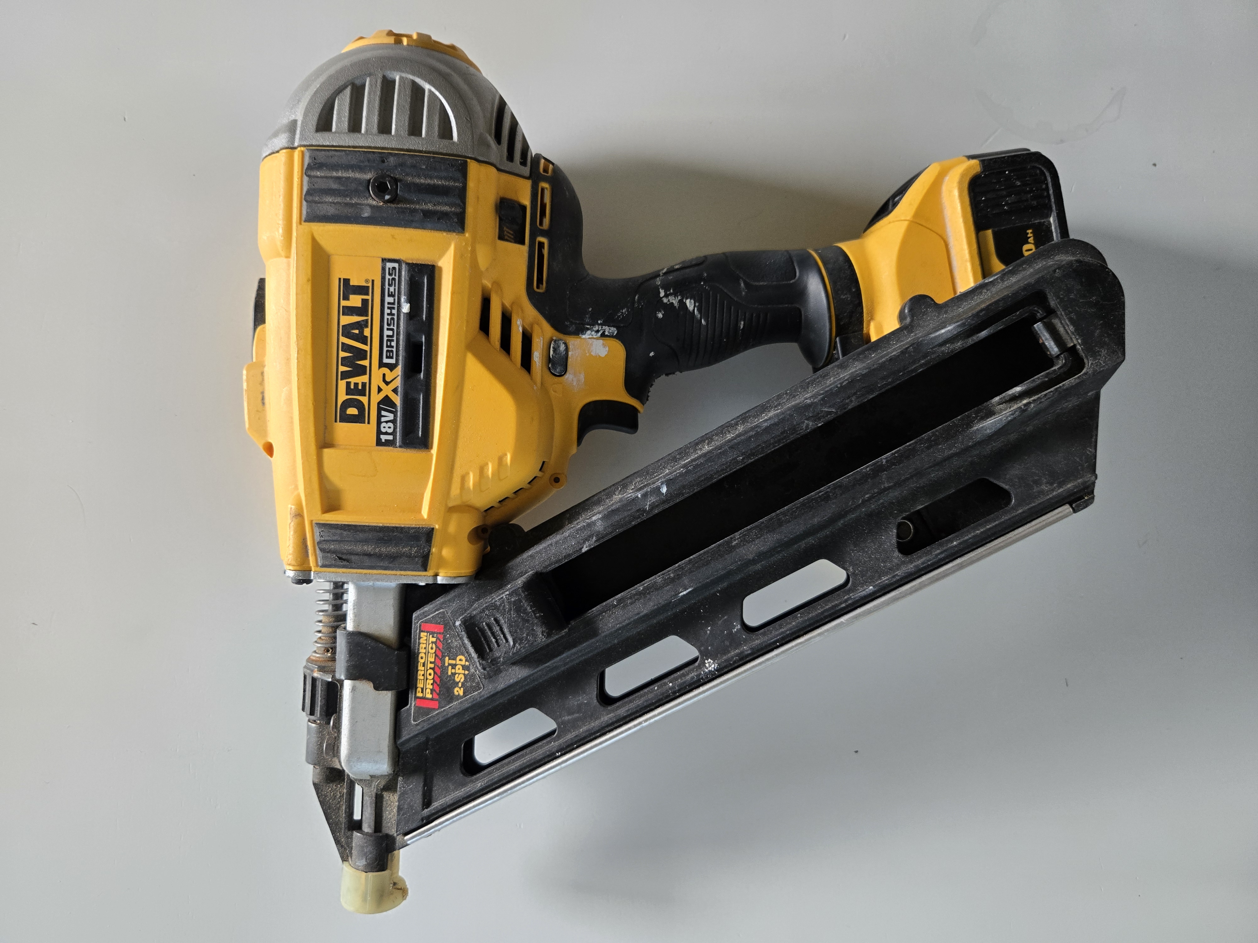 Spikerpistol dewalt dcn692