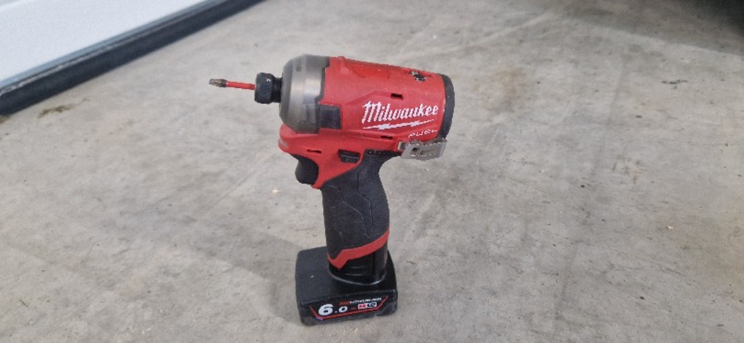 Milwaukee m12 slagskrutrekker 