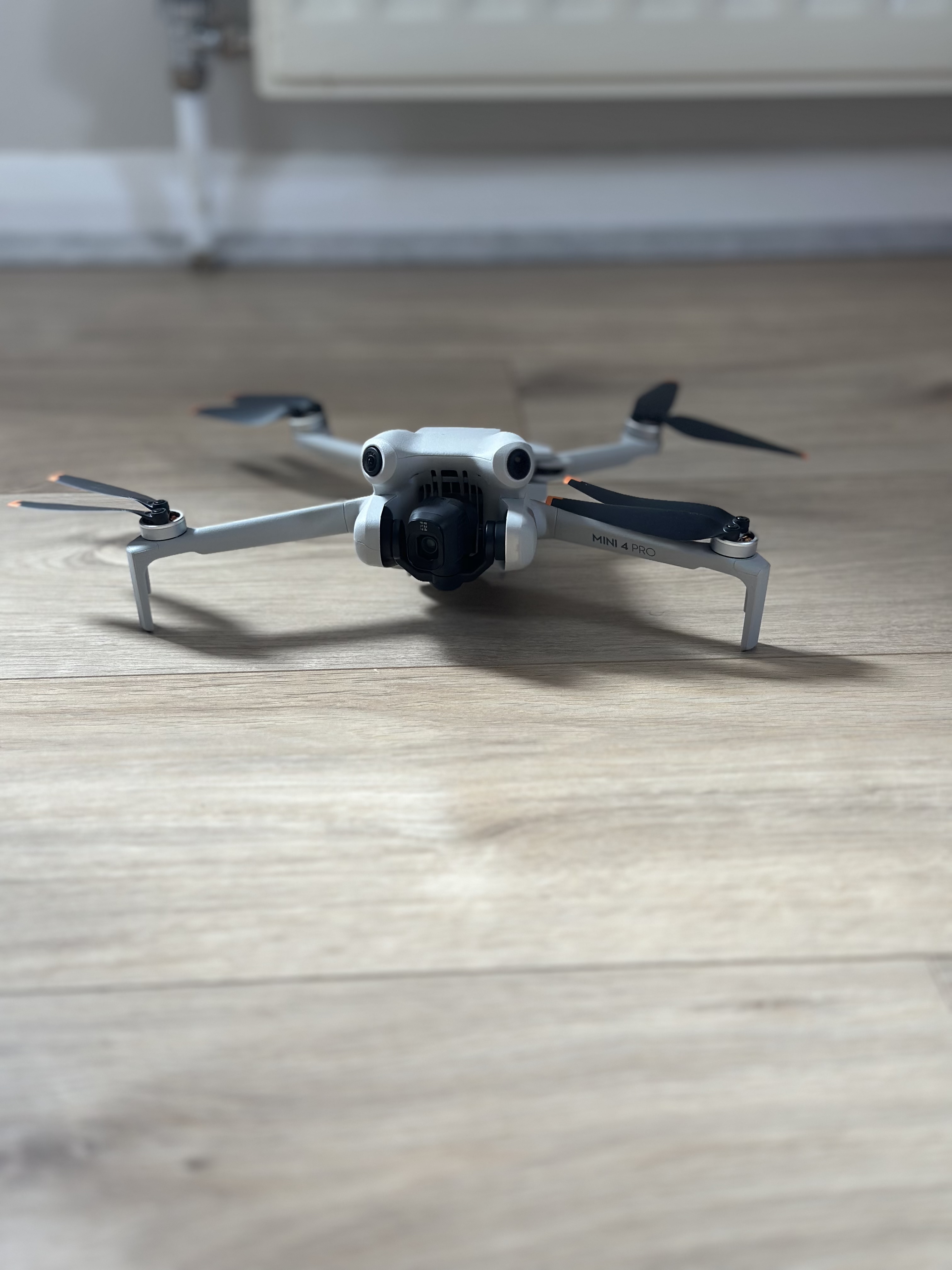 Dji mini 4 pro - fly more combo (including dji rc 2 and battery pack)