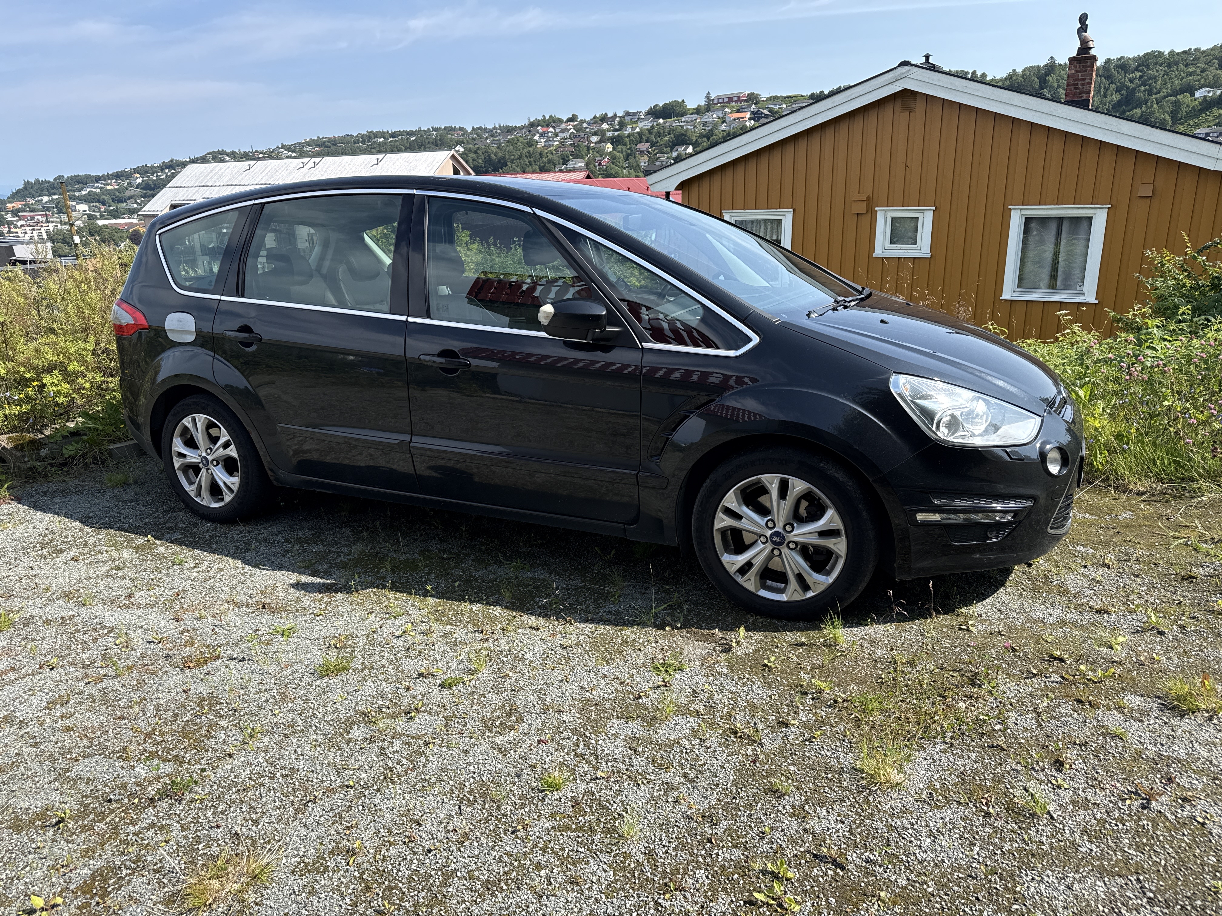 Ford s-max 7-seter – romslig og praktisk familiebil