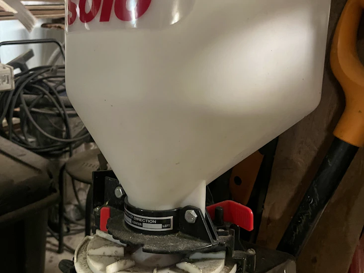 Siemenlevitin / käsikäyttöinen kylvökone