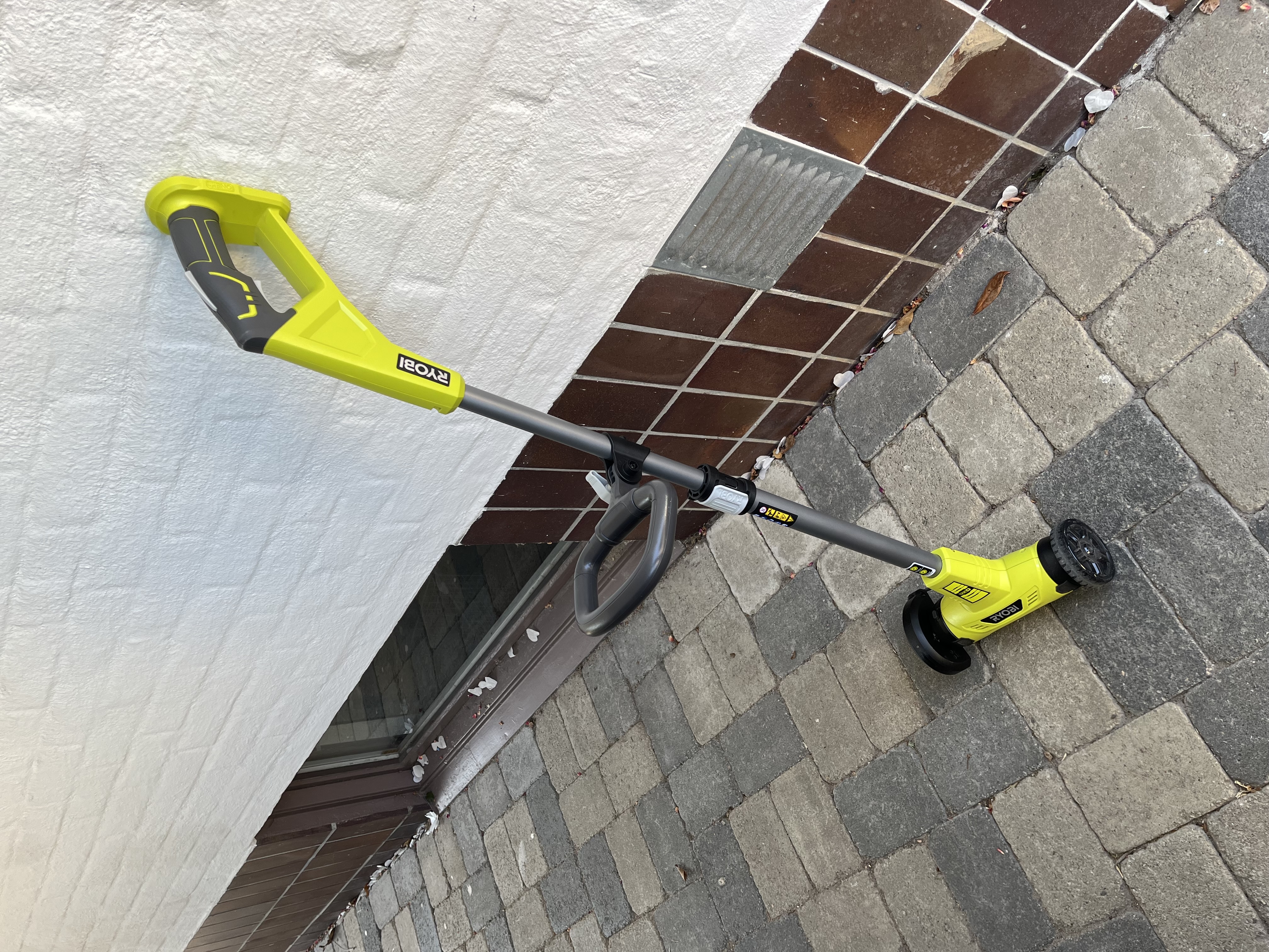Plattrensare ryobi, batteridriven
