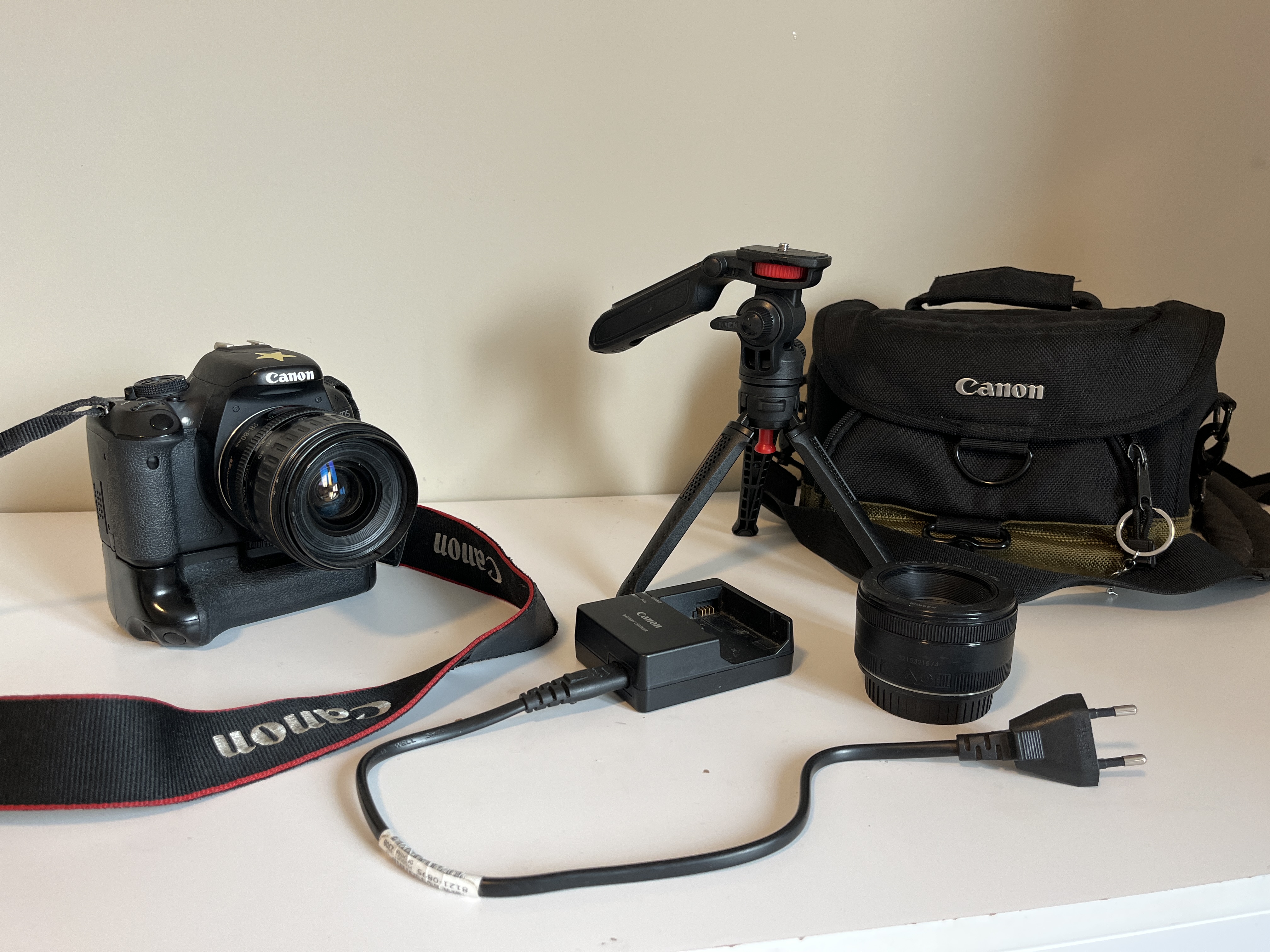 Canon eos 600d + 2 objektiver + stativ + veske