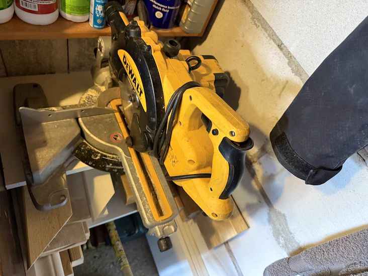 Kap- och gersåg dewalt dws774 1400 w